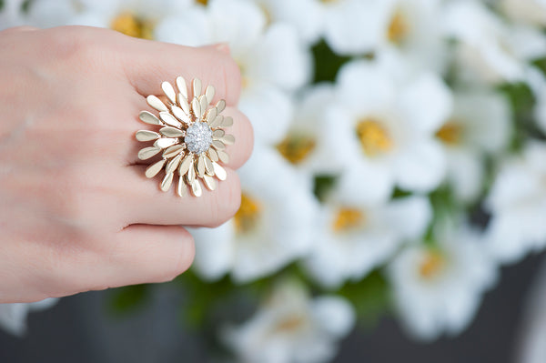 Sole Sunflower Kinetic Ring - Gold and Diamonds