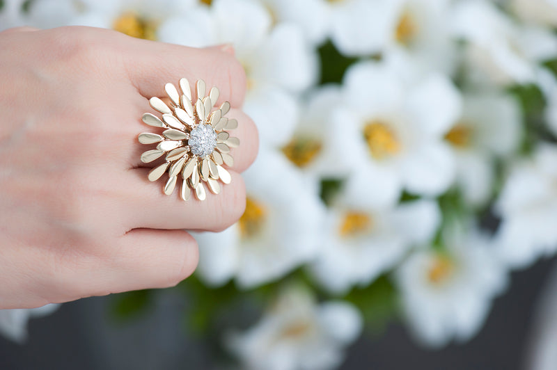 Sole Sunflower Kinetic Ring - Gold and Diamonds