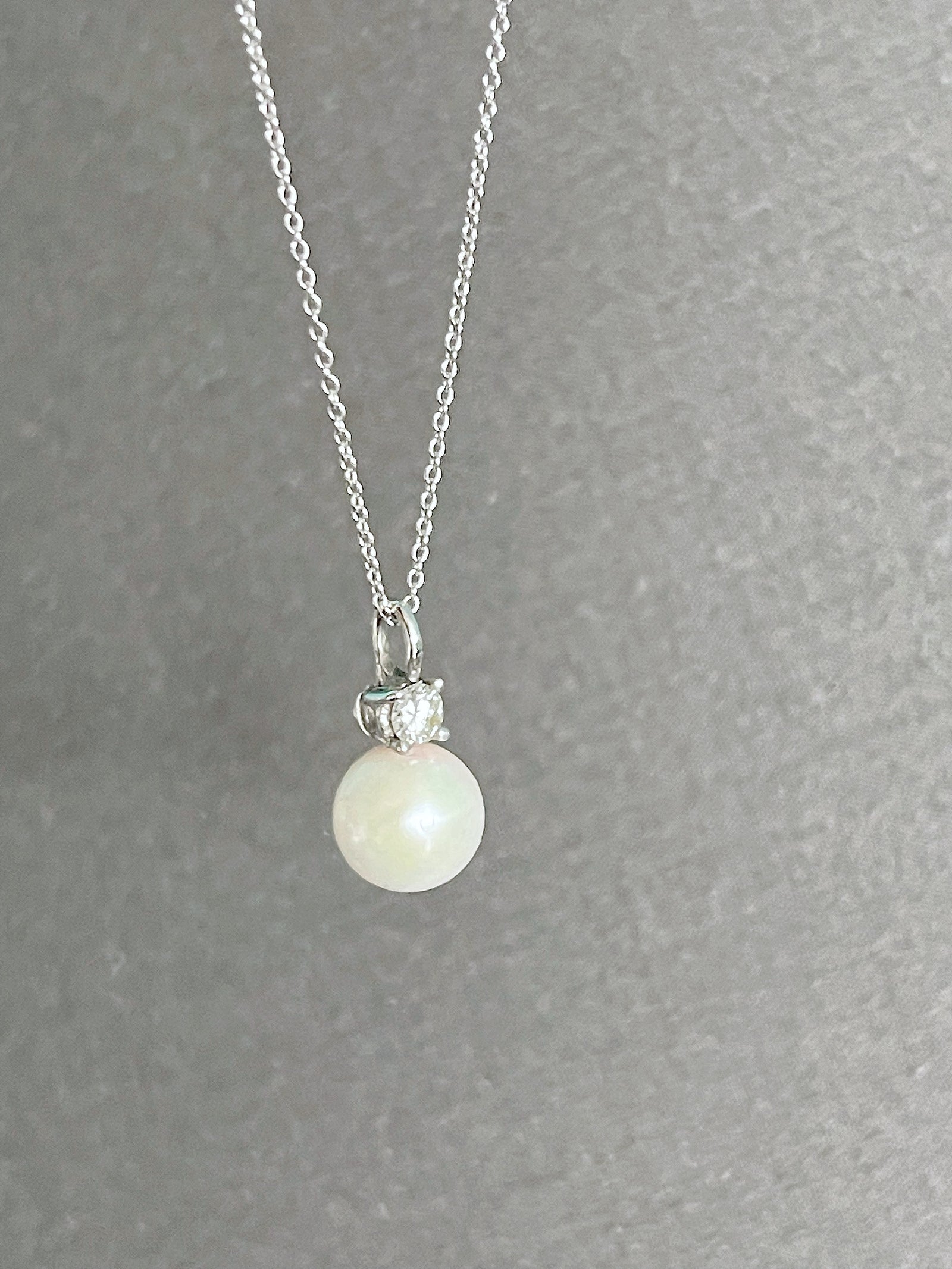 Hestia Jewels Dignity Single Pearl Diamond Necklace