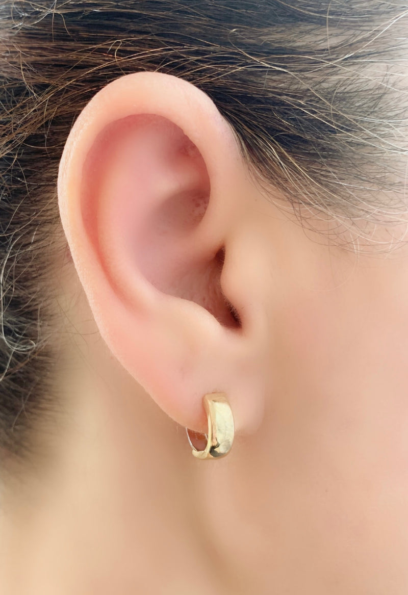 Versatile 14K Gold Two-Tone Gold Hoop Earrings